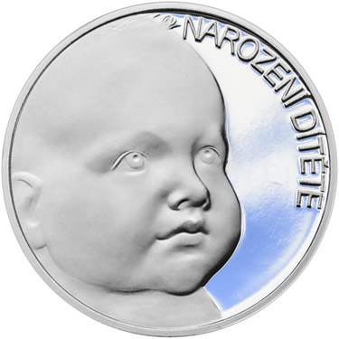 Náhled Averznej strany - Stříbrný medailon k narození dítěte s peřinkou 2022 - 28 mm