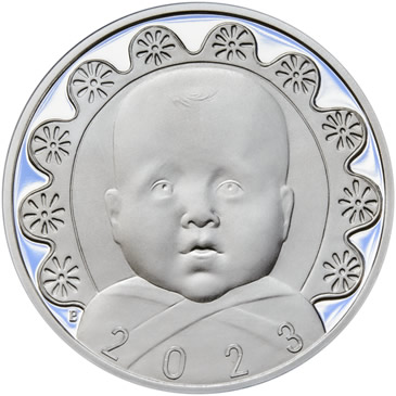 Náhled Reverznej strany - Stříbrný medailon k narození dítěte s peřinkou 2023 - 28 mm